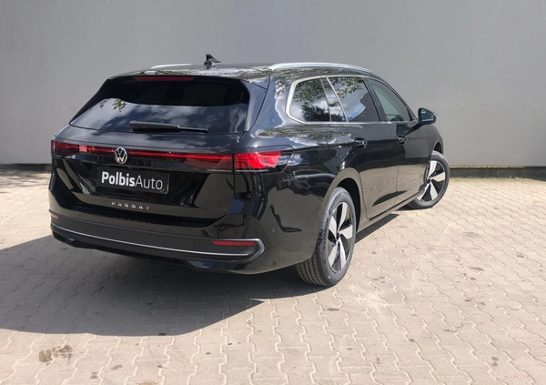 Volkswagen Passat cena 208850 przebieg: 8, rok produkcji 2024 z Olsztyn małe 326